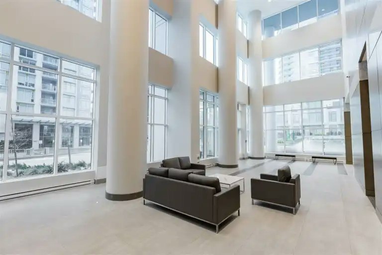 4900 Lennox Lane, Burnaby, BC, V5H 0G9 - 16