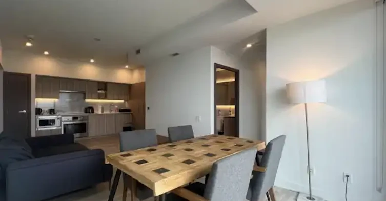 17 Bathurst Street, Toronto, ON, M5V 0N1 - 4