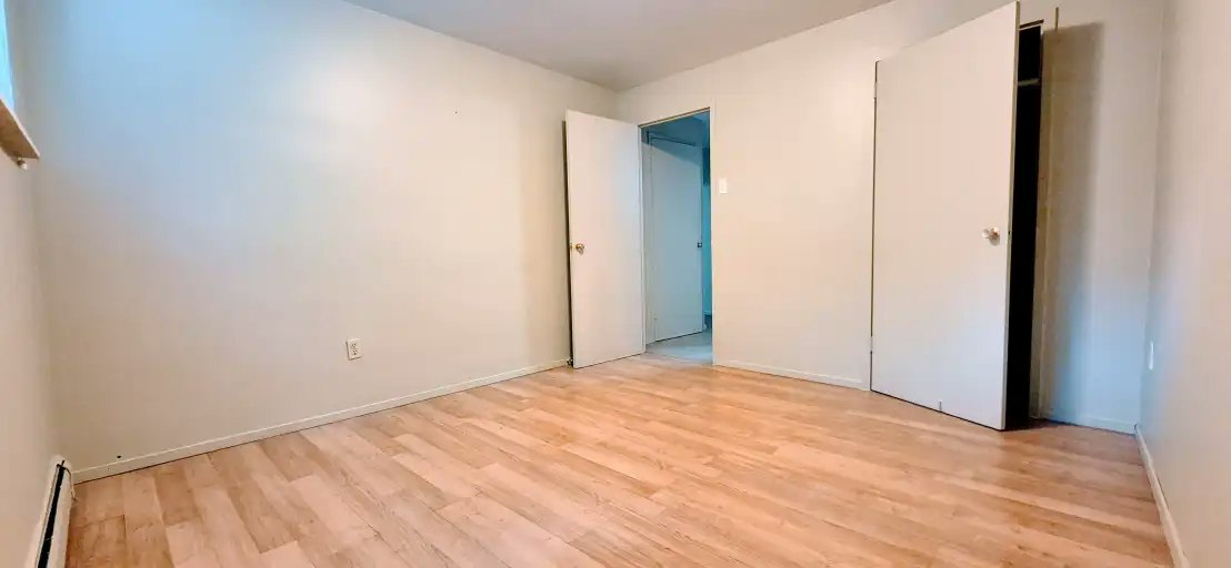 12 Delaware Avenue, Guelph, ON, N1E 3V4 - 7