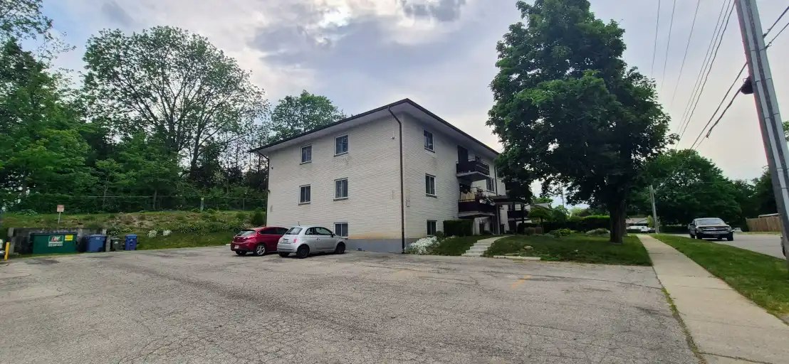 12 Delaware Avenue, Guelph, ON, N1E 3V4 - 9