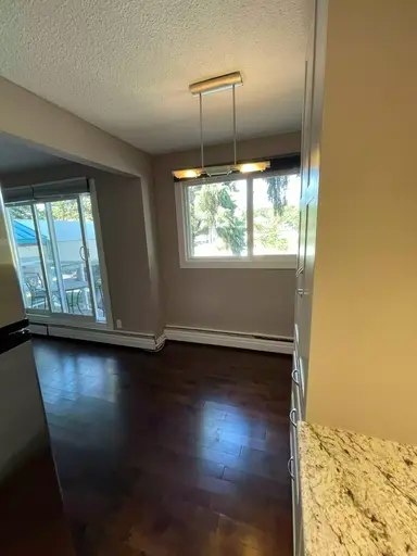 9725 82 Avenue Northwest, Edmonton, AB, T6E 1Y6 - 8