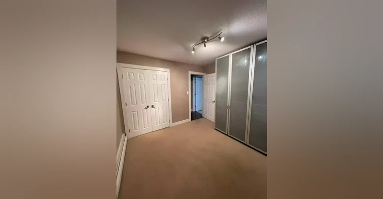 9725 82 Avenue Northwest, Edmonton, AB, T6E 1Y6 - 13