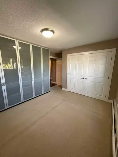 9725 82 Avenue Northwest, Edmonton, AB, T6E 1Y6 - 15
