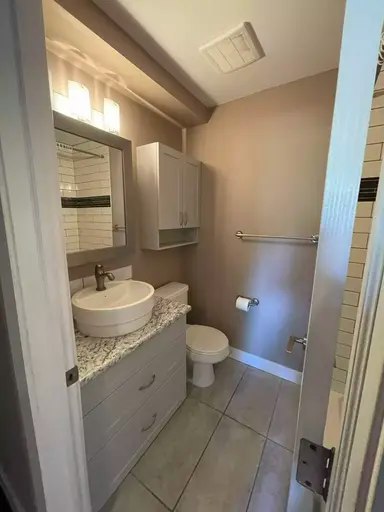 9725 82 Avenue Northwest, Edmonton, AB, T6E 1Y6 - 16