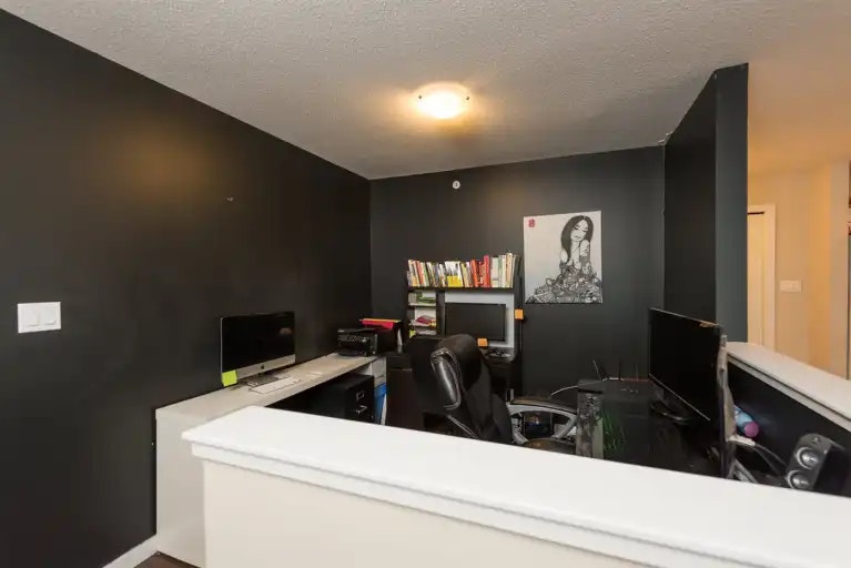 2225 Holdom Avenue, Burnaby, BC, V5B 0A2 - 4