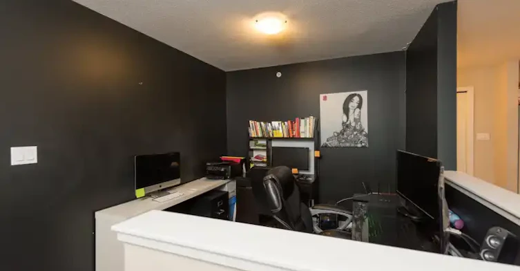 2225 Holdom Avenue, Burnaby, BC, V5B 0A2 - 4