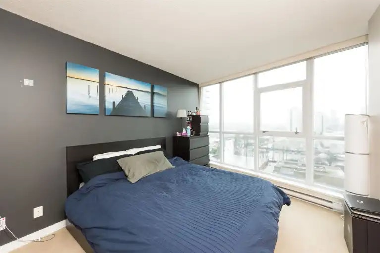 2225 Holdom Avenue, Burnaby, BC, V5B 0A2 - 5