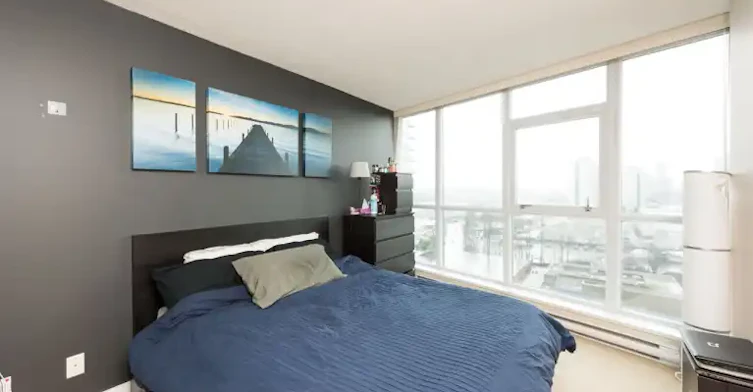 2225 Holdom Avenue, Burnaby, BC, V5B 0A2 - 5