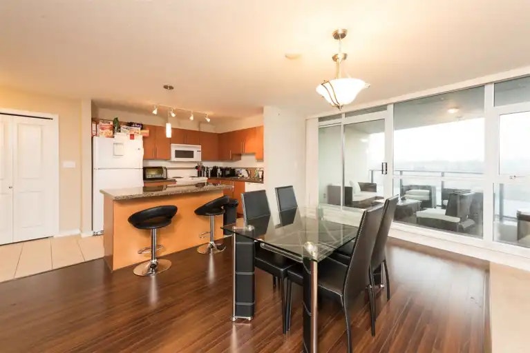 2225 Holdom Avenue, Burnaby, BC, V5B 0A2 - 3