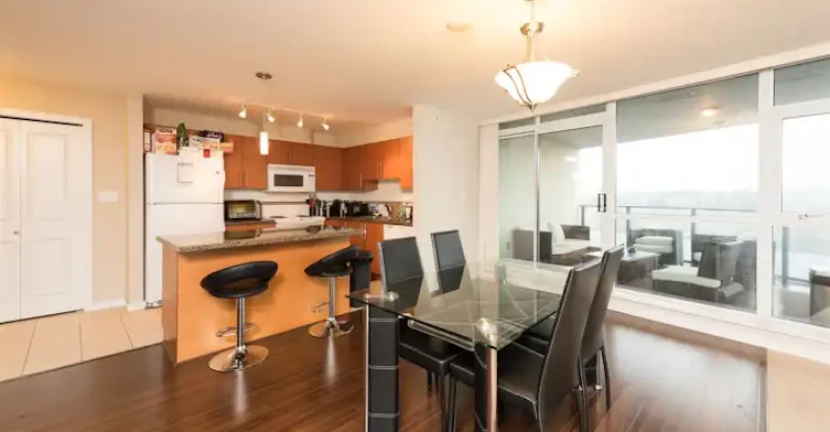 2225 Holdom Avenue, Burnaby, BC, V5B 0A2 - 3