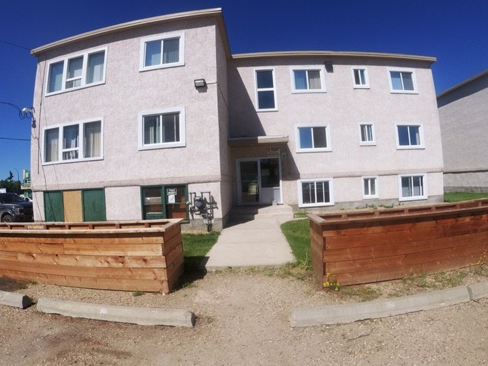 4821 52 Street, Red Deer, AB, T4N 2C6 - 2