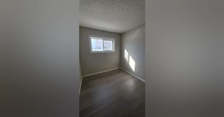 29 Eastman Crescent, Red Deer, AB, T4R 1X4 - 4