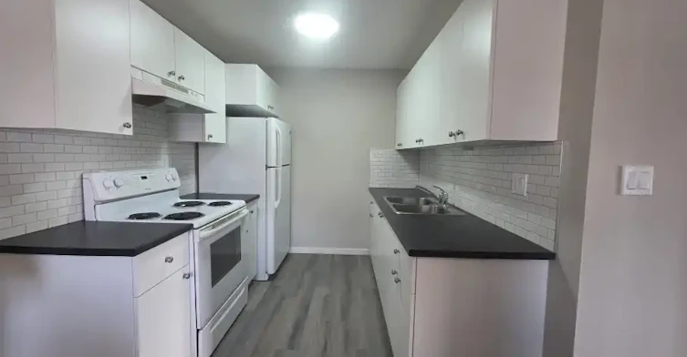 29 Eastman Crescent, Red Deer, AB, T4R 1X4 - 2