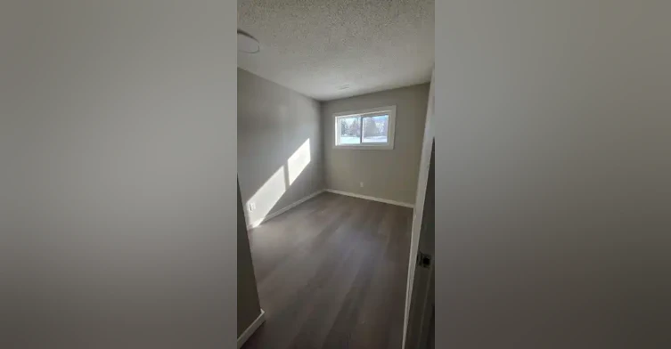 29 Eastman Crescent, Red Deer, AB, T4R 1X4 - 8