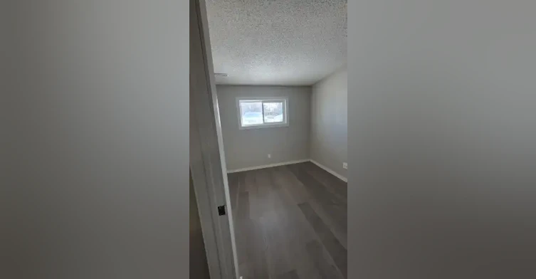 29 Eastman Crescent, Red Deer, AB, T4R 1X4 - 6