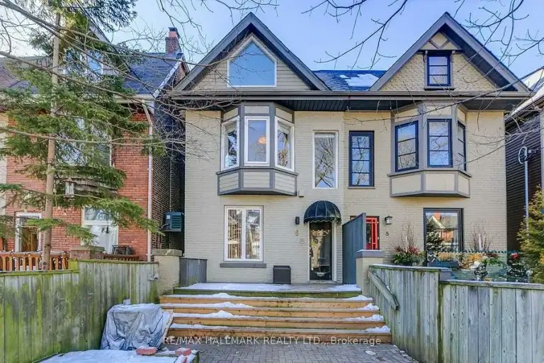 6 Prust Avenue, Toronto, ON, M4L 2M8