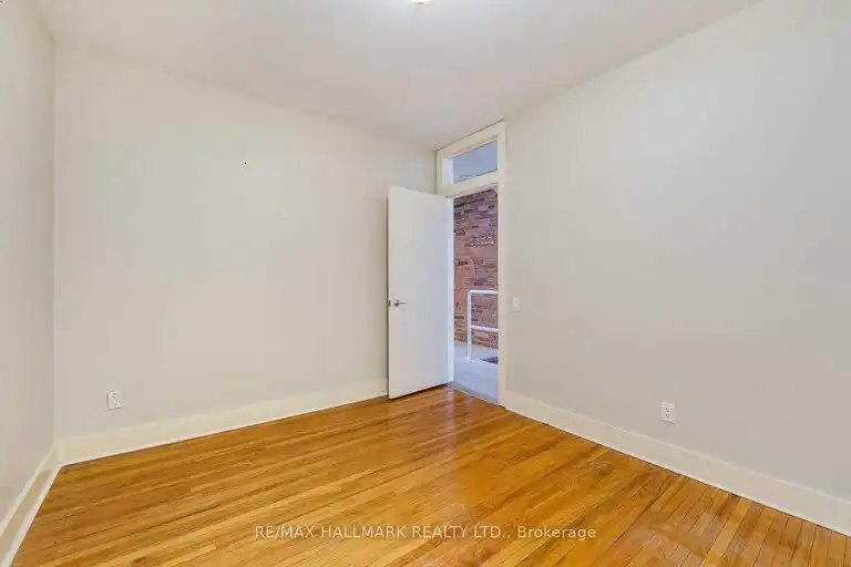 6 Prust Avenue, Toronto, ON, M4L 2M8 - 2