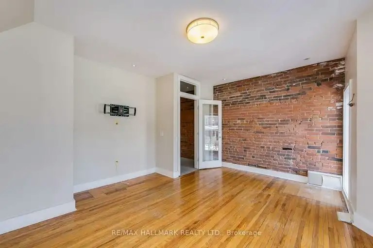 6 Prust Avenue, Toronto, ON, M4L 2M8 - 16