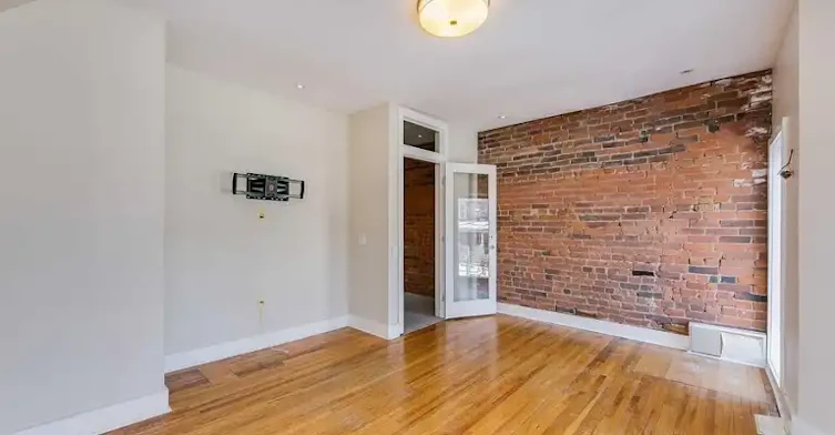 6 Prust Avenue, Toronto, ON, M4L 2M8 - 16