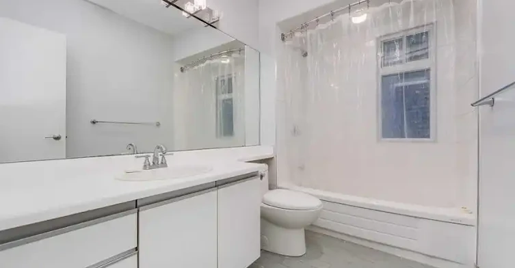 6 Prust Avenue, Toronto, ON, M4L 2M8 - 5