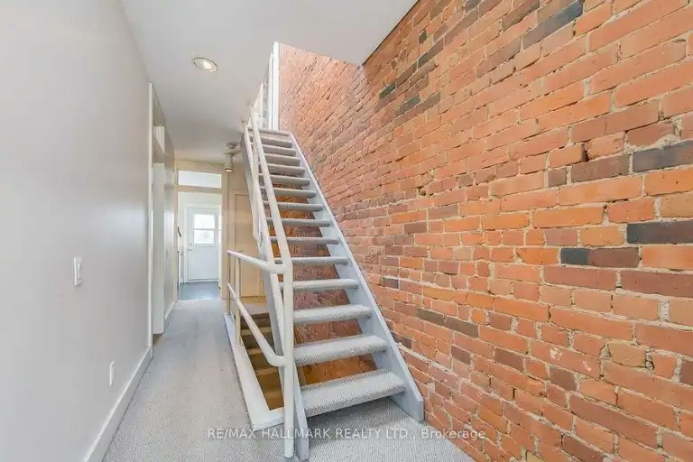 6 Prust Avenue, Toronto, ON, M4L 2M8 - 3