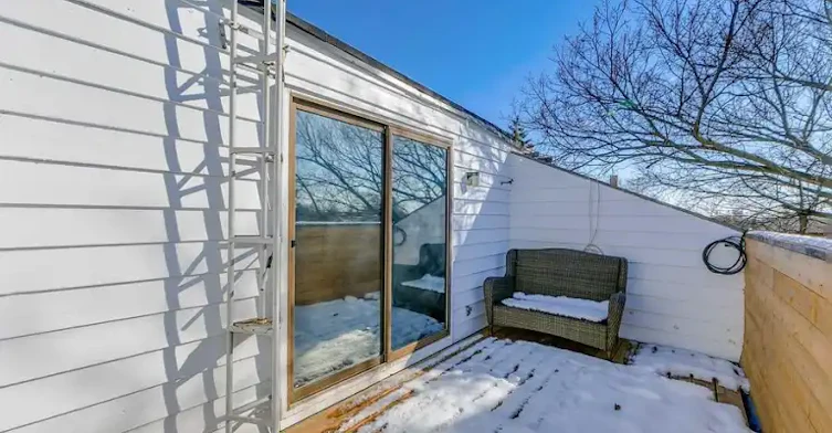 6 Prust Avenue, Toronto, ON, M4L 2M8 - 14
