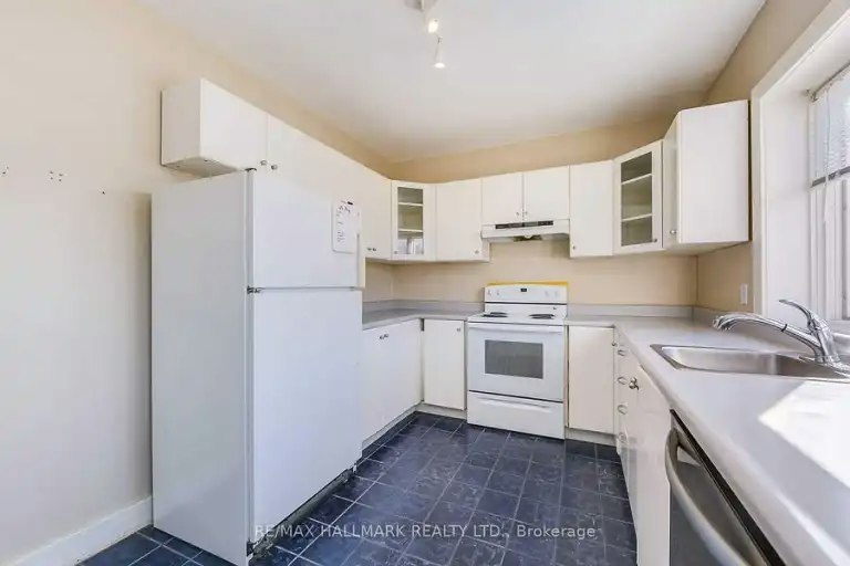 6 Prust Avenue, Toronto, ON, M4L 2M8 - 18