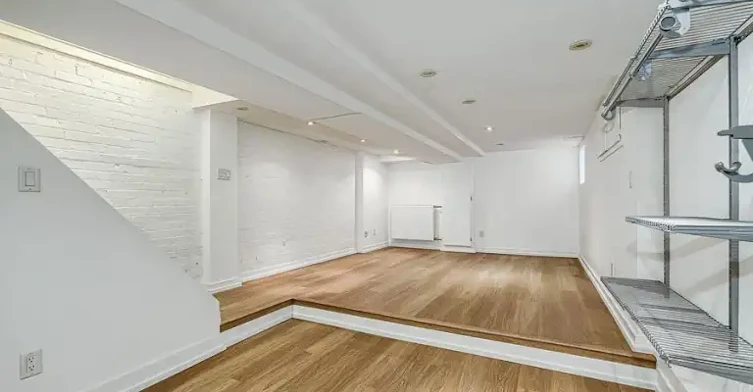 229 Kingston Road, Toronto, ON, M4L 1T5 - 12