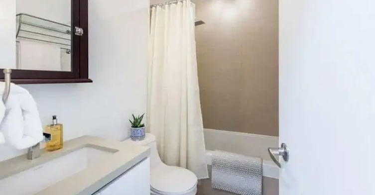150 Broadview Avenue, Toronto, ON, M4M 0A9 - 9