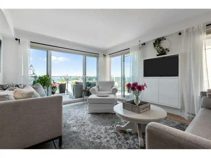 14955 Victoria Avenue, Surrey, BC, V4B 1G2 - 5