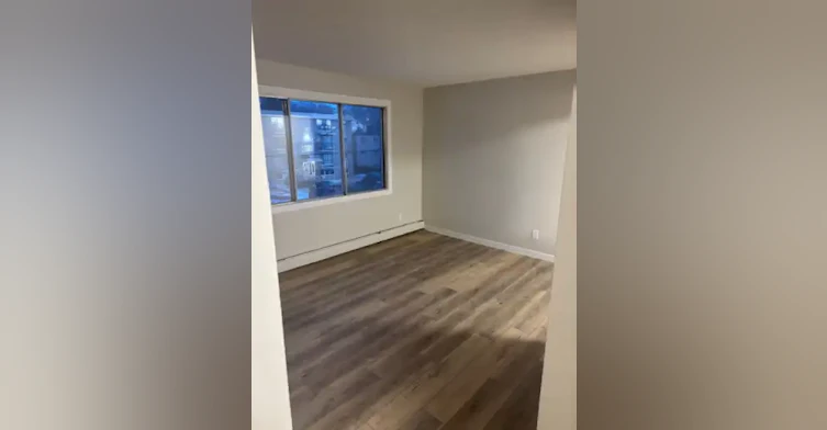 10634 80 Avenue Northwest, Edmonton, AB, T6E 1V5 - 8