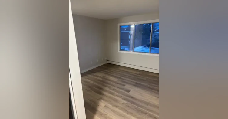10634 80 Avenue Northwest, Edmonton, AB, T6E 1V5 - 7