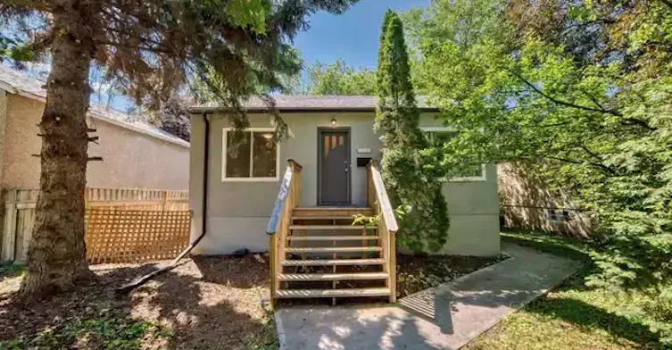 10953 74 Avenue, Edmonton, AB, T6G 0E5 - 2