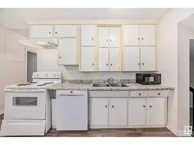 10953 74 Avenue, Edmonton, AB, T6G 0E5 - 8