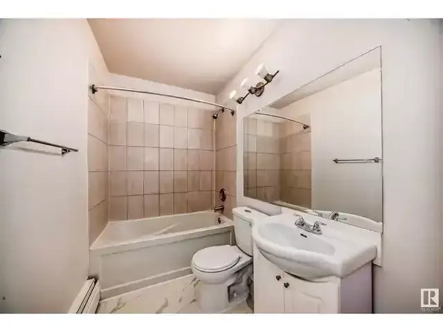 10953 74 Avenue, Edmonton, AB, T6G 0E5 - 6