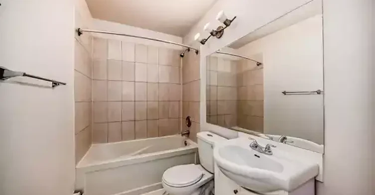 10953 74 Avenue, Edmonton, AB, T6G 0E5 - 6