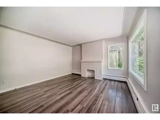 10953 74 Avenue, Edmonton, AB, T6G 0E5 - 3