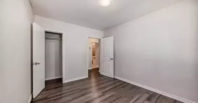 10953 74 Avenue, Edmonton, AB, T6G 0E5 - 5