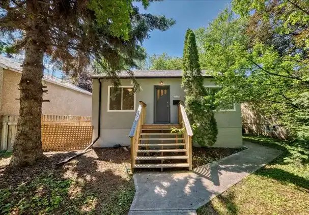 10953 74 Avenue Northwest, Edmonton, AB, T6G 0E5