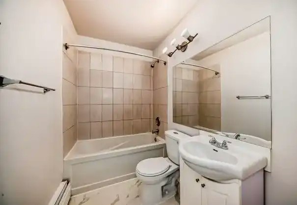 10953 74 Avenue Northwest, Edmonton, AB, T6G 0E5 - 5