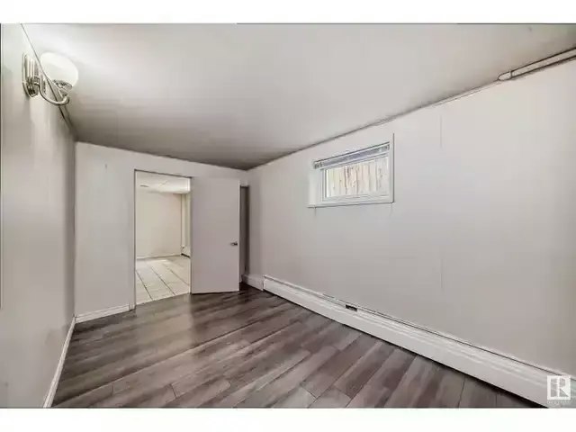 10953 74 Avenue Northwest, Edmonton, AB, T6G 0E5 - 19