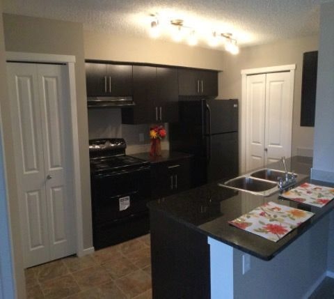 5816 Mullen Place Northwest, Edmonton, AB, T6R 0E1 - 6