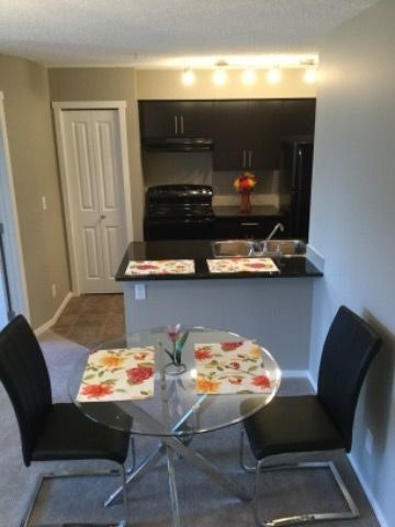 5816 Mullen Place Northwest, Edmonton, AB, T6R 0E1 - 8