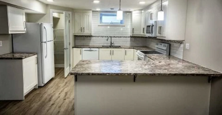 5904 97a Avenue Northwest, Edmonton, AB, T6B 1E3 - 2