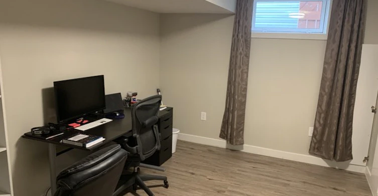 5904 97a Avenue Northwest, Edmonton, AB, T6B 1E3 - 5