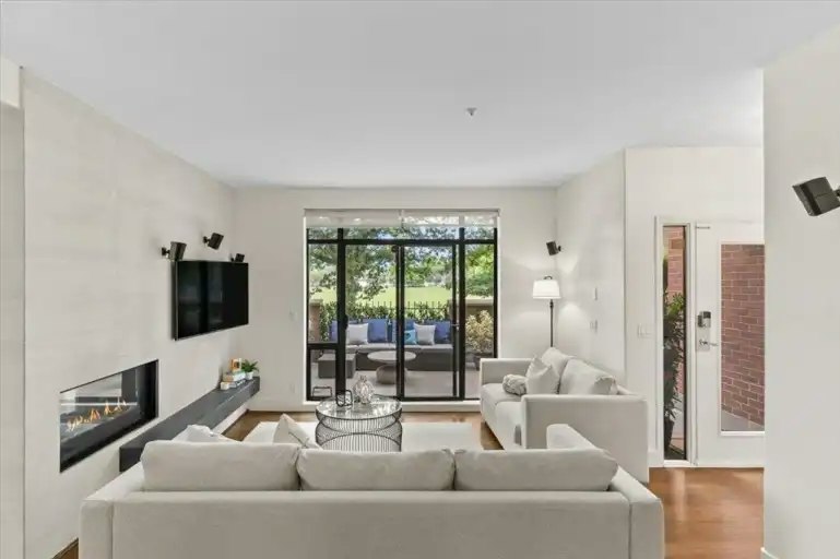 2688 Vine Street, Vancouver, BC, V6K 4T6 - 13