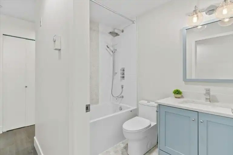 2688 Vine Street, Vancouver, BC, V6K 4T6 - 14