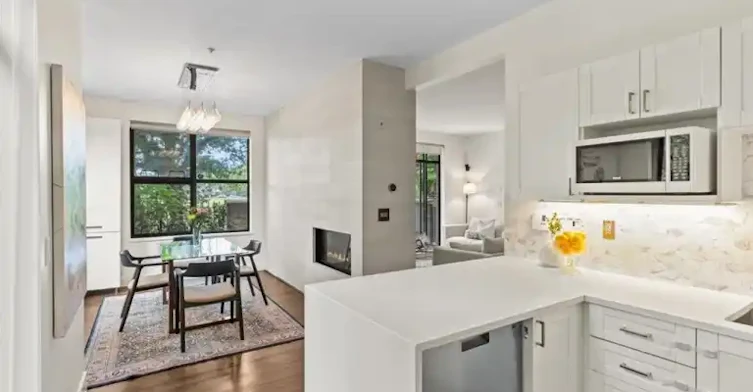 2688 Vine Street, Vancouver, BC, V6K 4T6 - 9