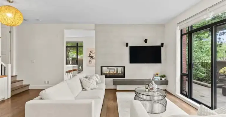 2688 Vine Street, Vancouver, BC, V6K 4T6 - 6