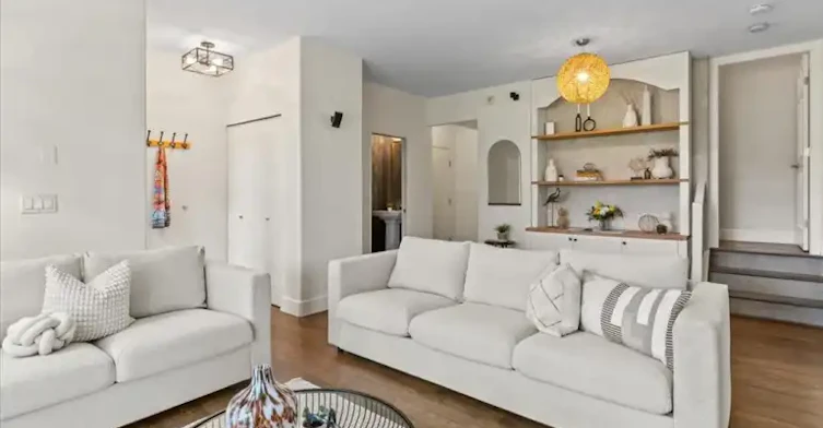 2688 Vine Street, Vancouver, BC, V6K 4T6 - 3